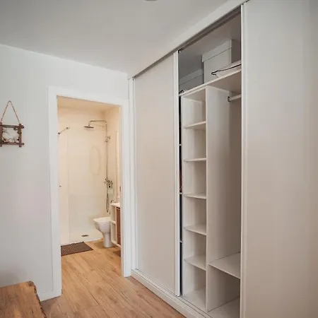 Casa Playa Lavaxeira 아파트